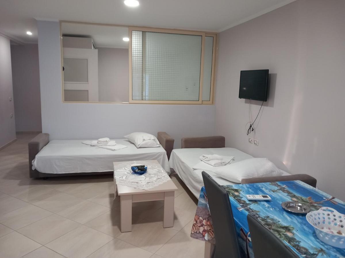 Eleana'S Apartament Hotel Sarande Bagian luar foto
