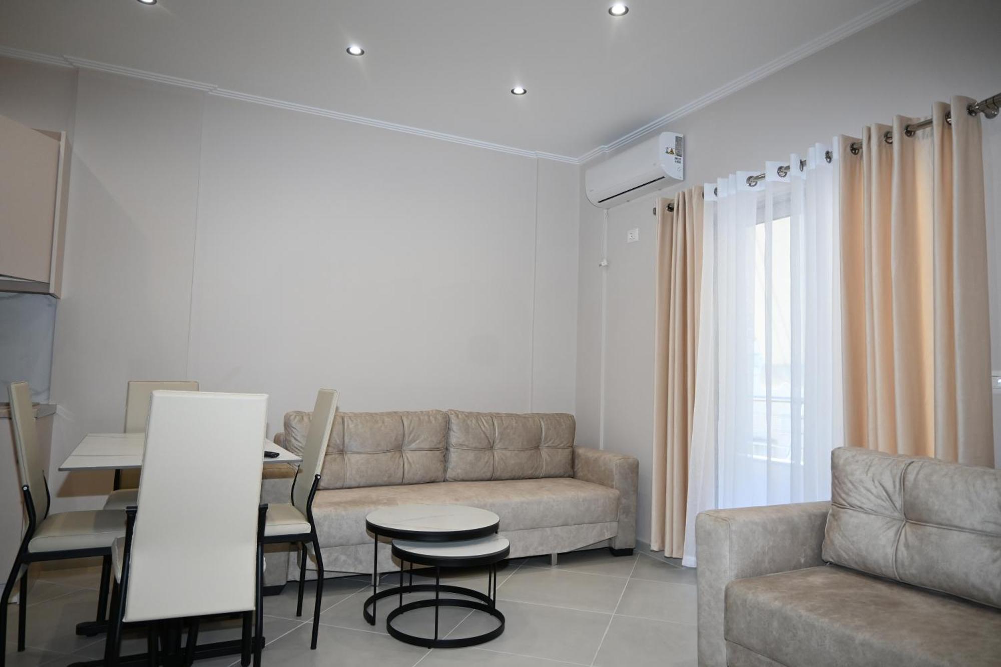 Eleana'S Apartament Sarande Ruang foto