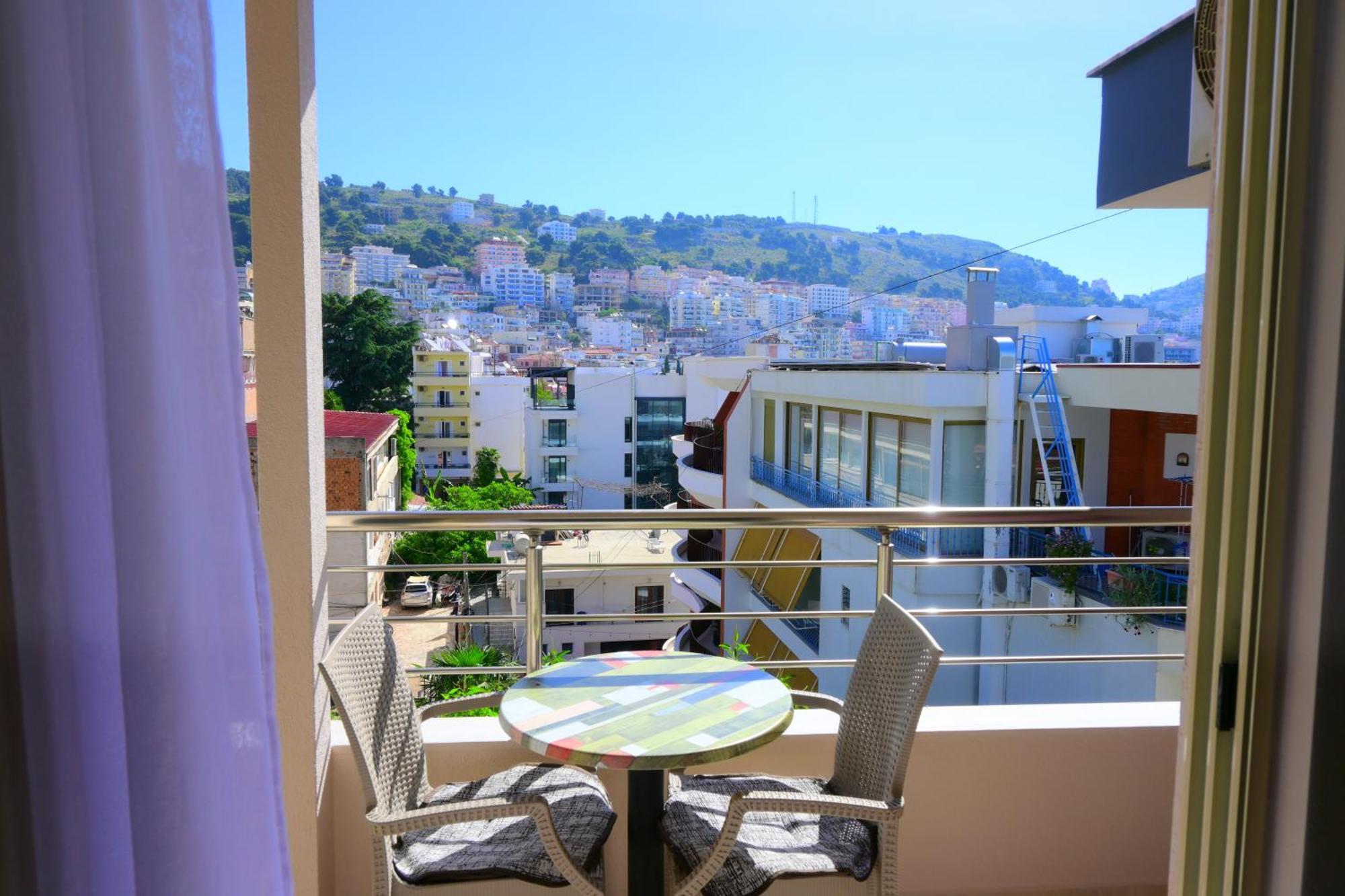 Eleana'S Apartament Sarande Ruang foto