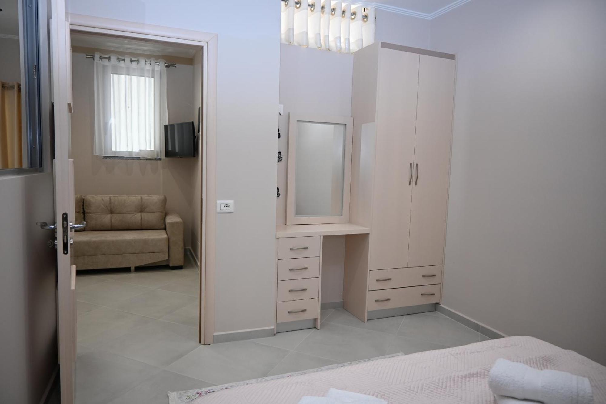 Eleana'S Apartament Sarande Ruang foto