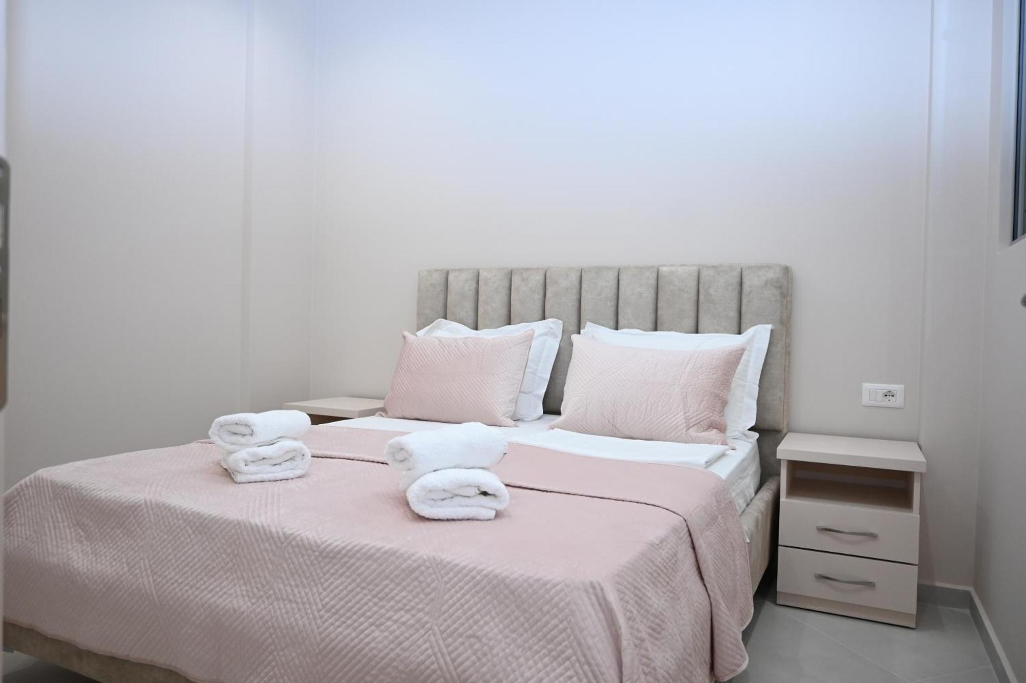 Eleana'S Apartament Sarande Ruang foto