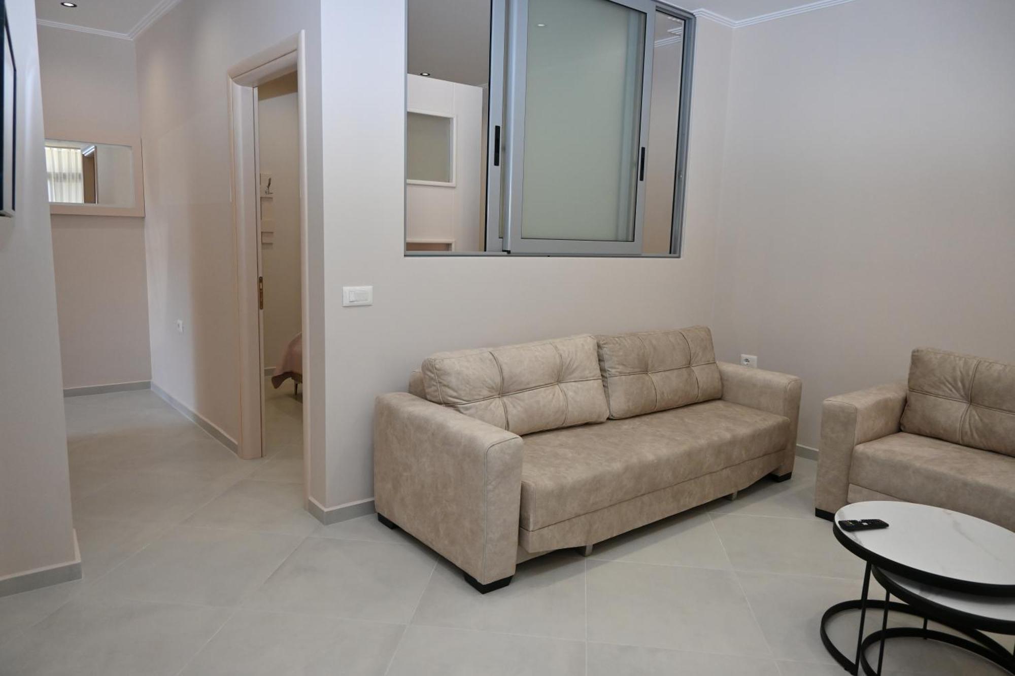 Eleana'S Apartament Sarande Ruang foto