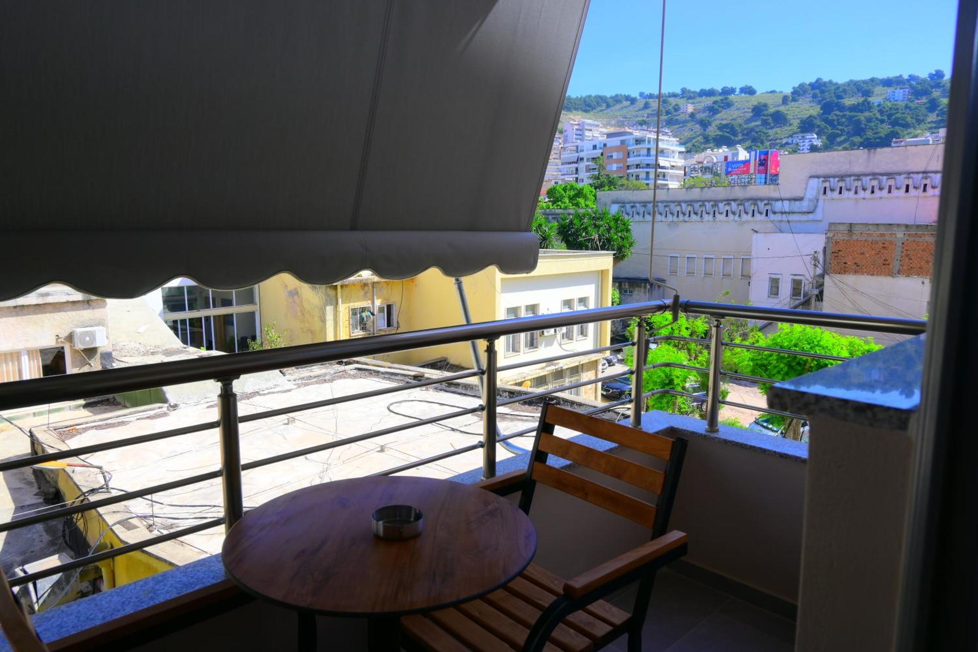 Eleana'S Apartament Sarande Ruang foto