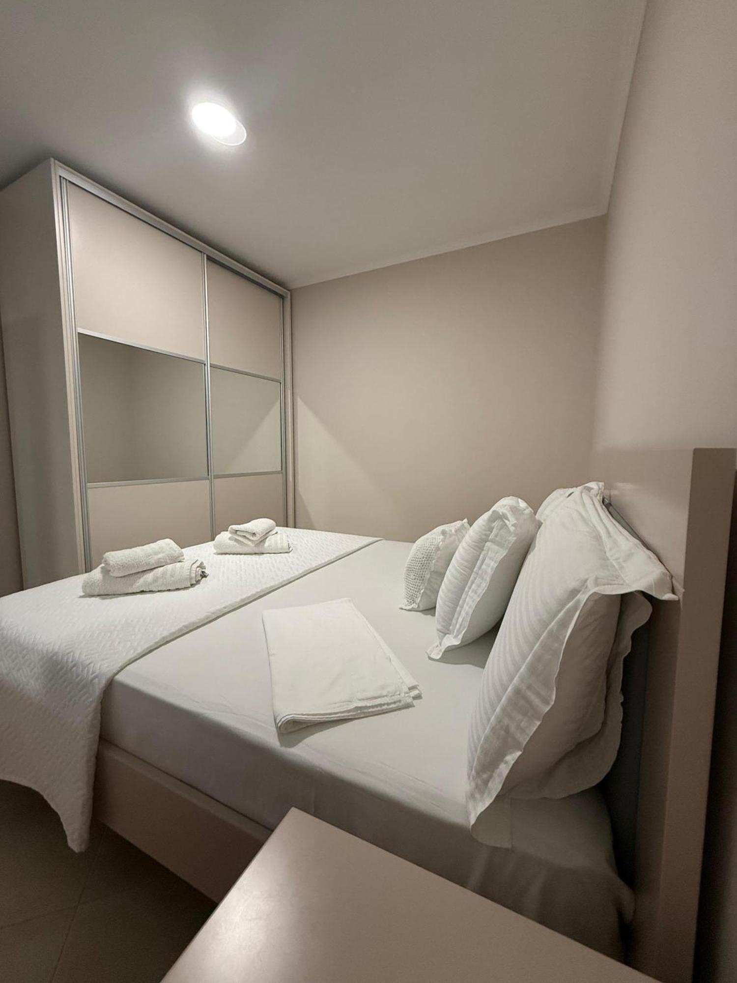 Eleana'S Apartament Sarande Bagian luar foto