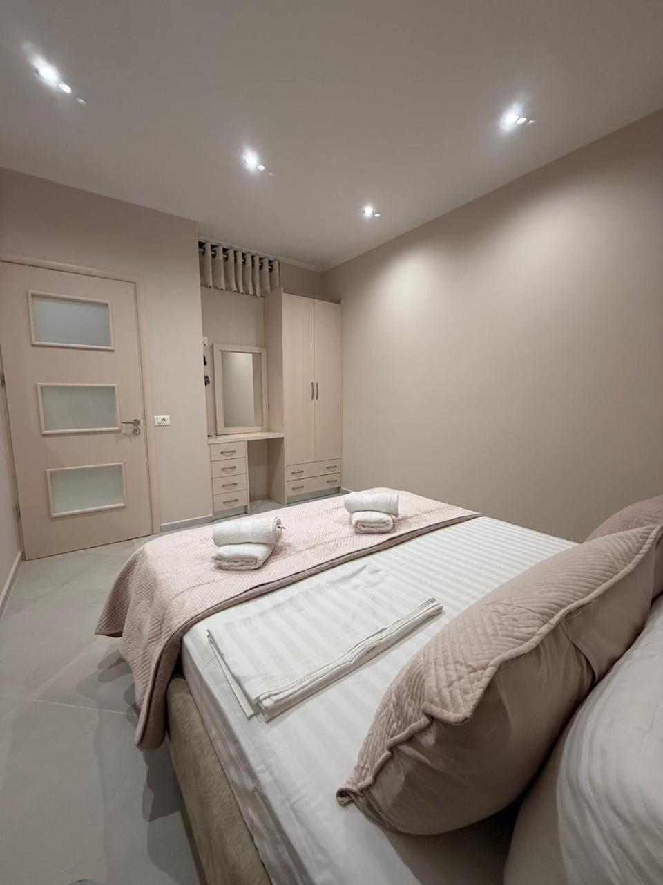 Eleana'S Apartament Sarande Bagian luar foto